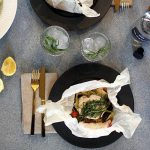 Hvidfisk en Papilotte: Sådan tilbereder du fisk og grøntsager på samme tid...