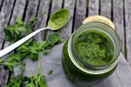 Opskrift på hjemmelavet pesto på 5 min...