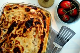 Opskrift på lækker og hurtig vegetarlasagne med spinat og hytteost...