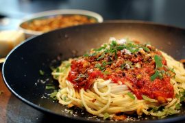 Spaghetti med tomatsauce og parmesan som min ven Riccardo laver det