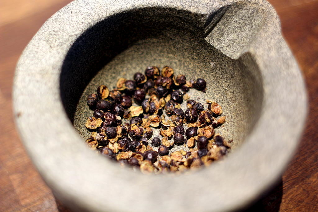 Gin & Tonic Snacks: Butterdejs-snegle med oliventapenade