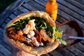 Påskefrokost: Pulled Lamb i Pita med baba ganoush og grillet feta...
