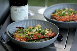 Opskrift på nem grillet lakseside i skøn asiatisk marinade