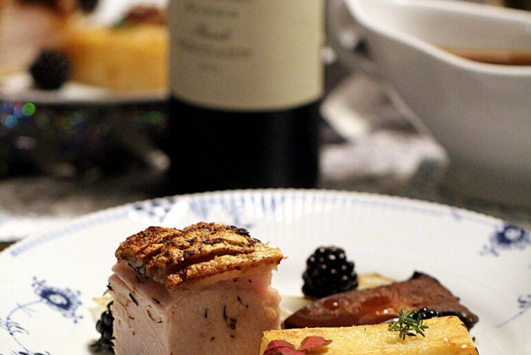 Nytårsmenu på grill: Gris med pommes fondant og sauce bordelaise...