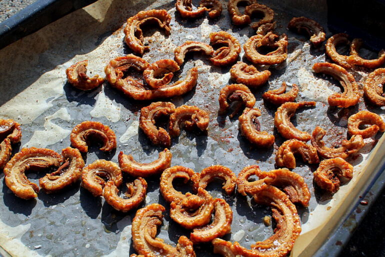 Super Bowl Menu: Hjemmelavet flæskesvær med chili...