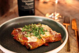 Opskrift på cannelloni med spinat, pinjekerner og ricotta...