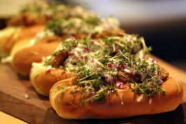 Opskrift på "Fiskehotdogs" med tartarsauce