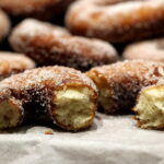 Opskrift på donuts med sukker - perfekt til Super Bowl