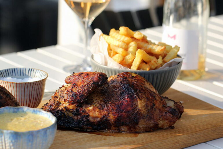 Opskrift på hel grillet kylling - "Halv ørn i rede..."