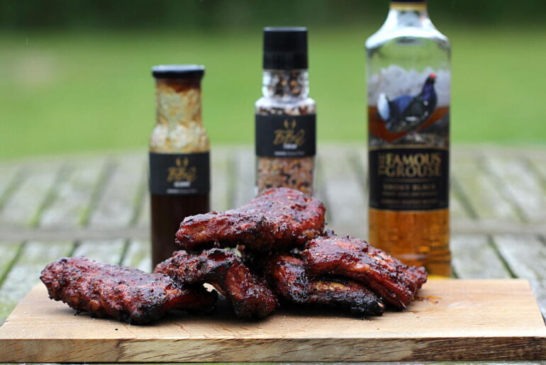 Spareribs marineret i Famous Grouse Smokey Black