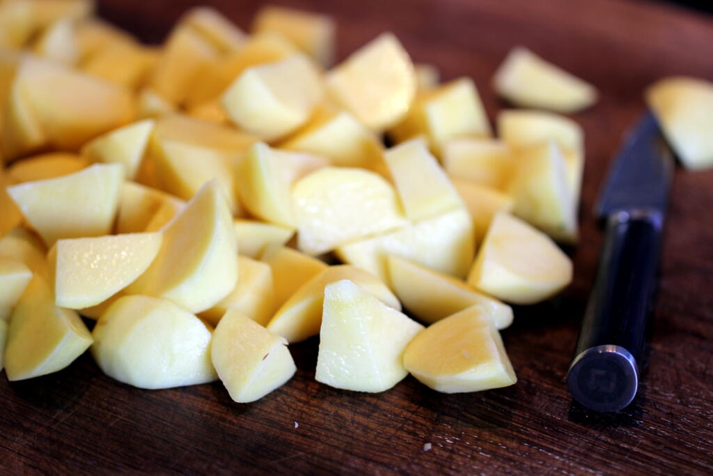Opskrift på patatas bravas med aioli på pande og i Actifry