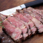 Wagyu Ribeye med grillede grøntsager og romesco sauce