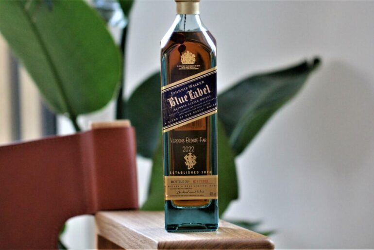 Få en personlig hilsen på din favorit Johnnie Walker-whisky til Fars dag