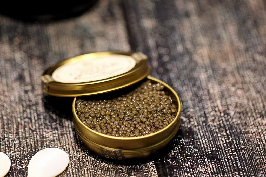 Nytårsmenu: Krustader med agurkecreme og caviar