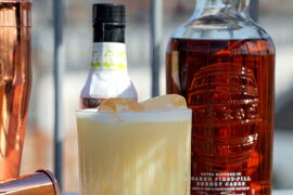 Opskrift på whisky sour med Naked alt