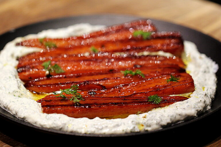 Recipe for butter roasted carrots with dill dip