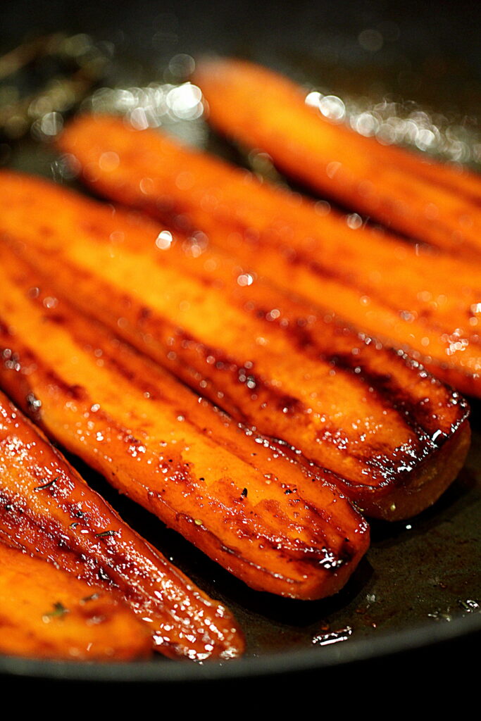 Recipe for butter roasted carrots with dill dip