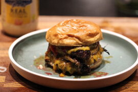 Opskrift: Sådan laver du burgeren fra filmen "The Menu"