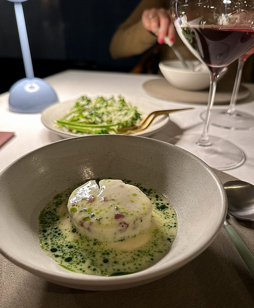 Artikel: Restaurant Tri i Agger - Michelinmad ved Vesterhavet er for en kort stund tilgængelig i København
