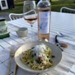 Sommer-carbonara - den du kender - men med friske grønne asparges