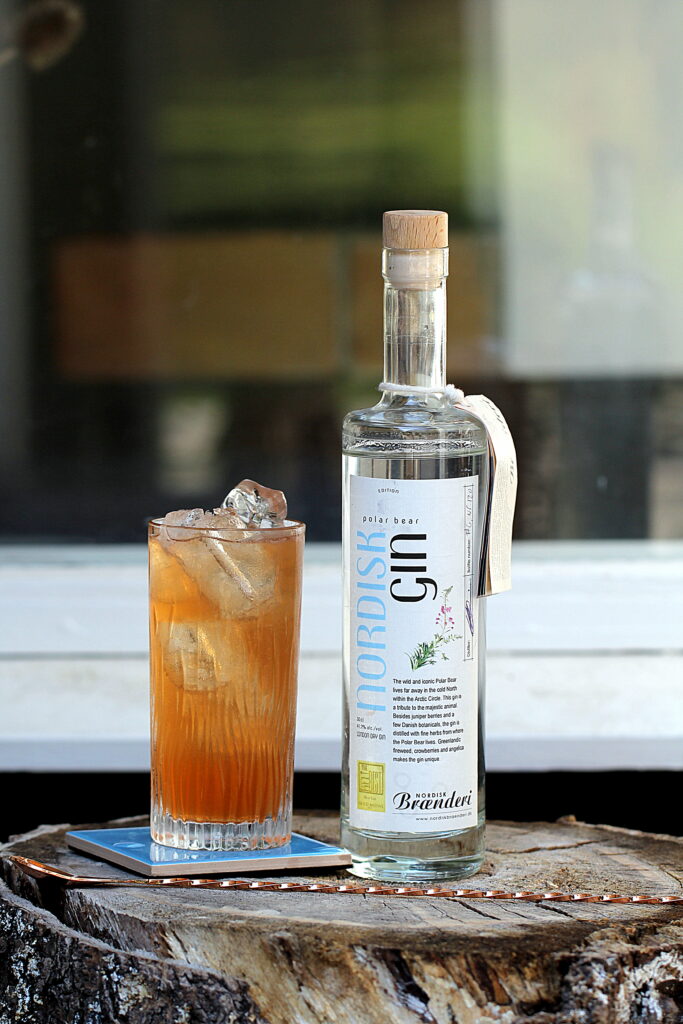 Rabarber Collins – et nordisk twist på en klassisk cocktail