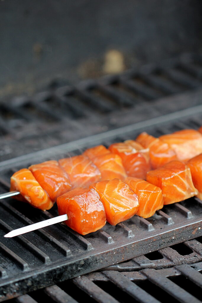 Grillet asiatisk laks med wasabicreme og krydderurtemarinade