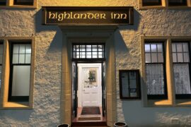 Highlander Inn – whisky, mad og gæstfrihed i hjertet af Speyside
