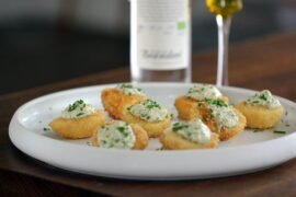 Opskrift på friterede deviled eggs – perfekte til frokost, påske og jul