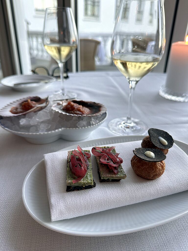Brasserie Carl leverer klassisk fransk komfort med moderne lethed