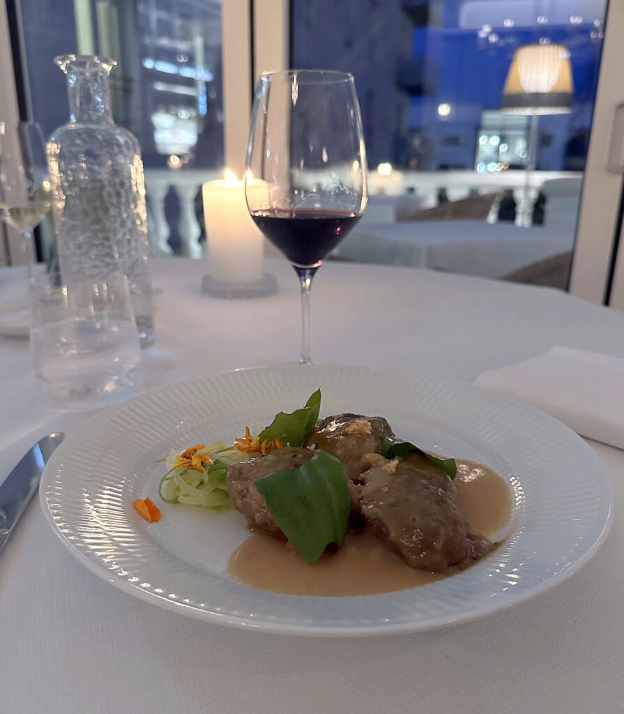 Brasserie Carl leverer klassisk fransk komfort med moderne lethed